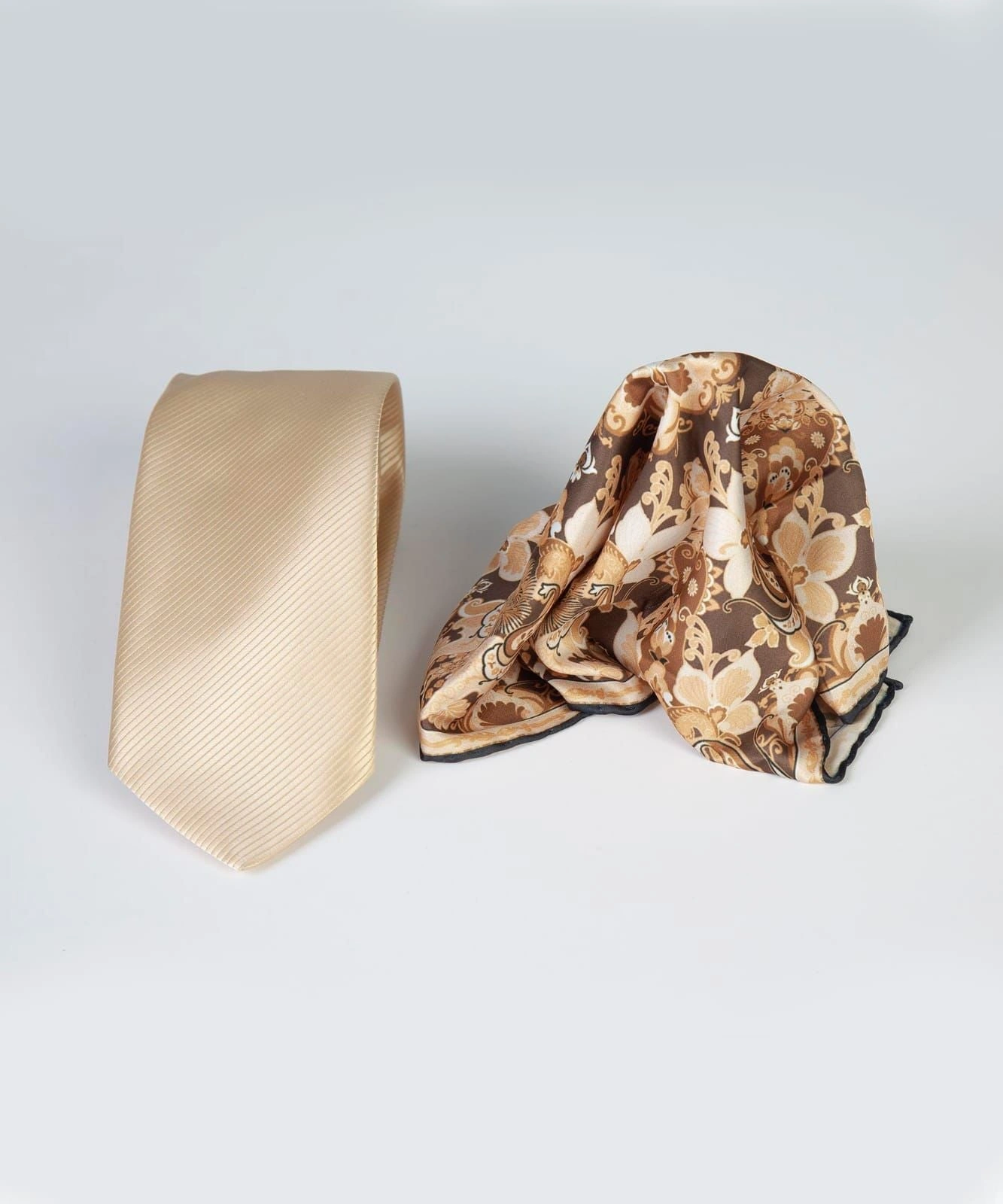 De Elegante Herenaccessoires Bundel: Stropdas en Pochet voor de Perfecte Look!